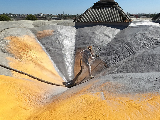 Más de 40 toneladas de Sikalastic en la impermeabilización de la cubierta de las bodegas Williams & Humbert