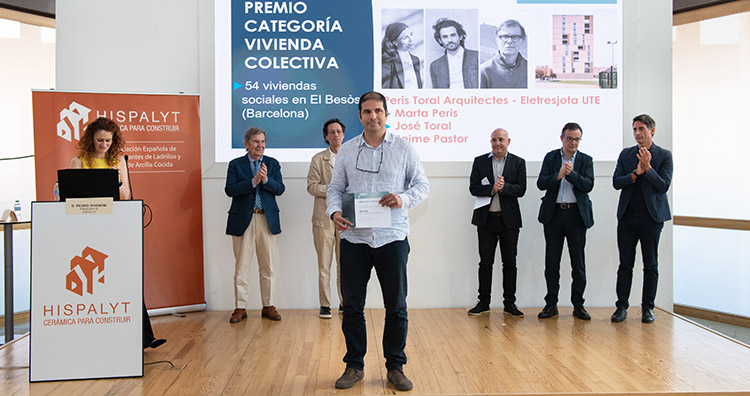 El proyecto 54 viviendas sociales en El Besòs, Barcelona, de Peris Toral Arquitectes-Eletresjota, primer premio de Ladrillo Hispalyt