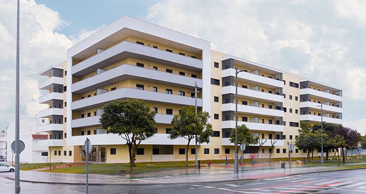 Saint-Gobain renueva el Residencial Bulevar Centro de Sevilla