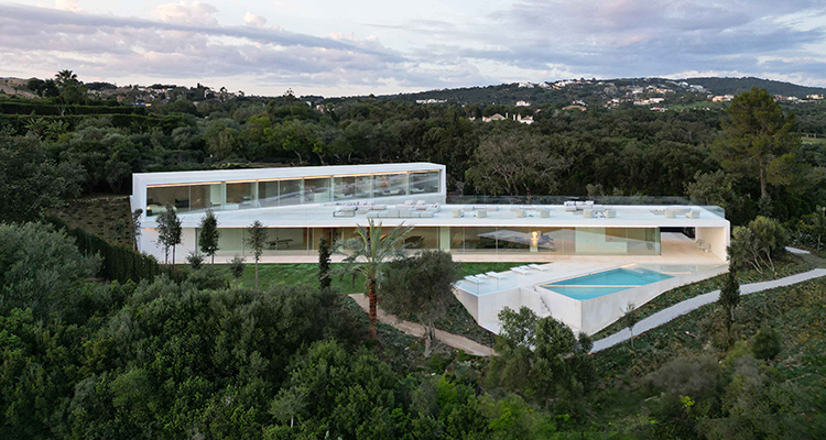 Fran Silvestre diseña una villa en Sotogrande, escenario del primer estudio de neuroarquitectura en una vivienda de alta gama